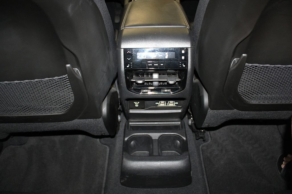 Certified 2023 Jeep Grand Cherokee L Limited AWD/4WD image 38