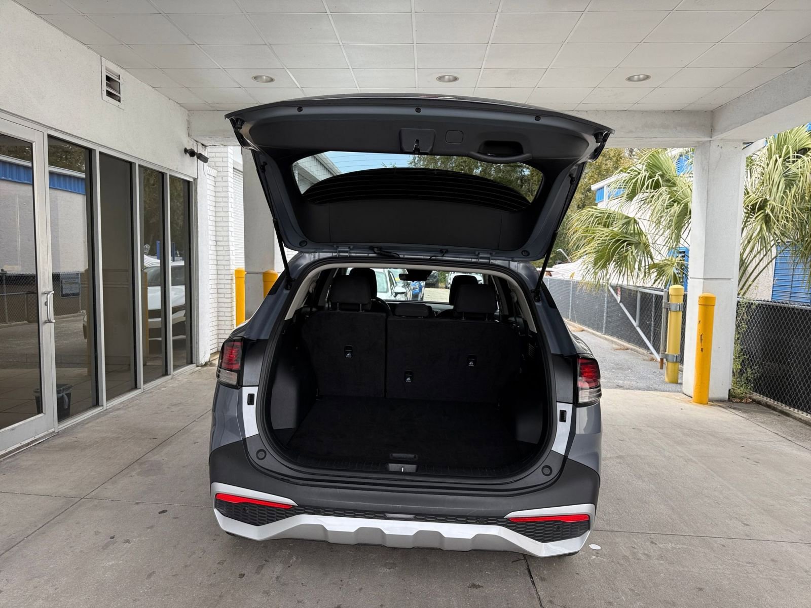 Used 2025 Kia Sportage LX image 31