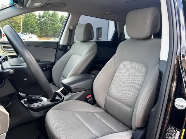 Used 2017 Hyundai Santa Fe SE AWD/4WD image 14