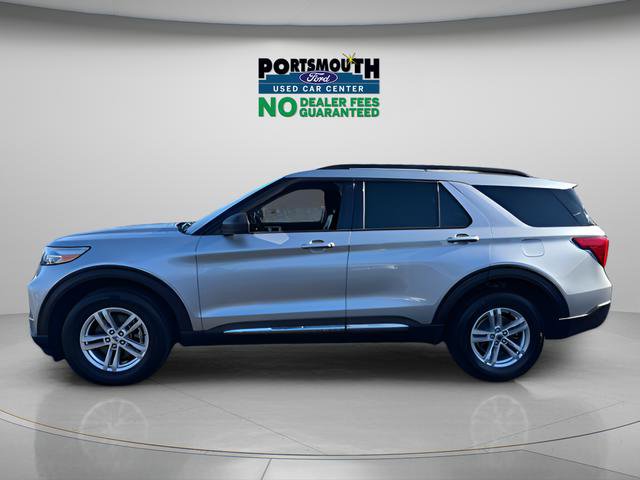 Used 2022 Ford Explorer XLT w/ Equipment Group 202A AWD/4WD image 2