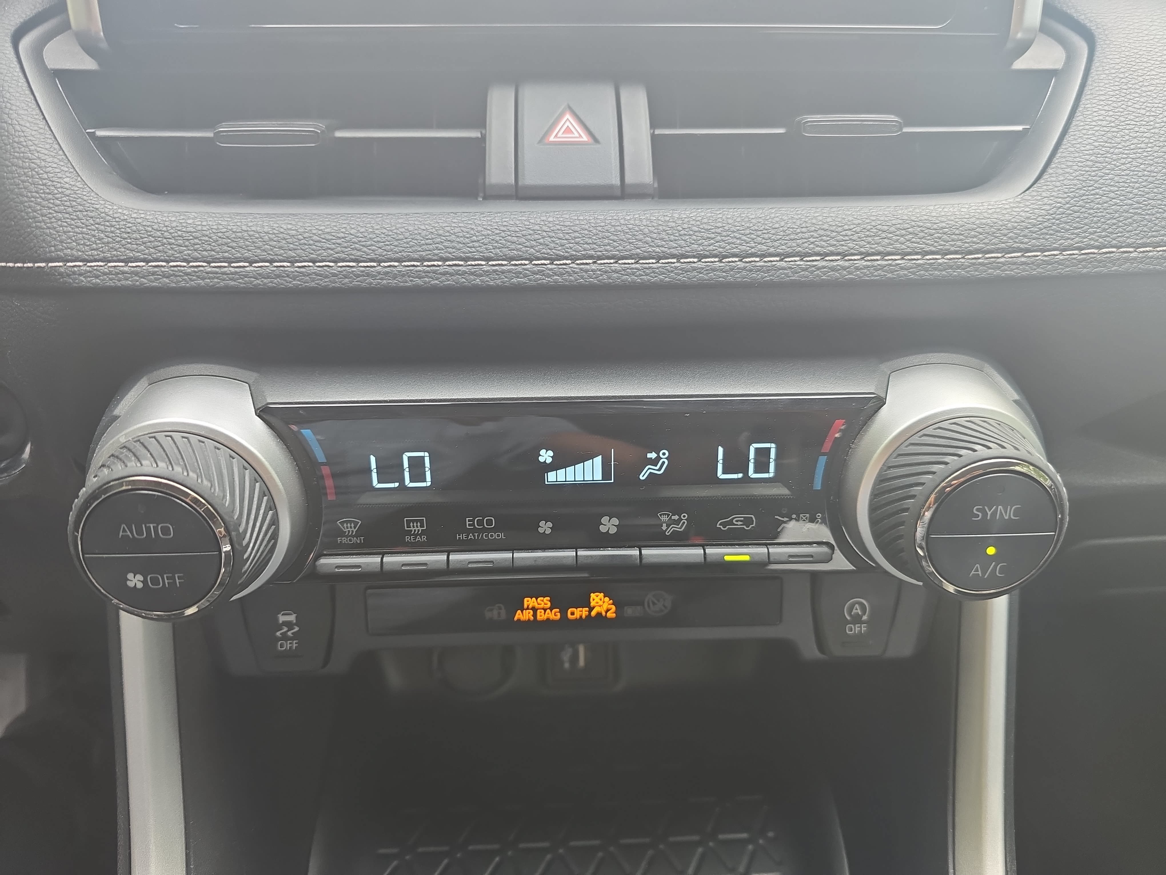 Used 2025 Toyota RAV4 XLE FWD image 21