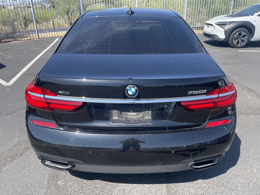Used 2019 BMW 750i xDrive w/ M Sport Package AWD/4WD image 10