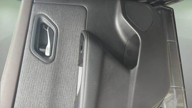 Used 2023 Nissan Rogue SV image 27