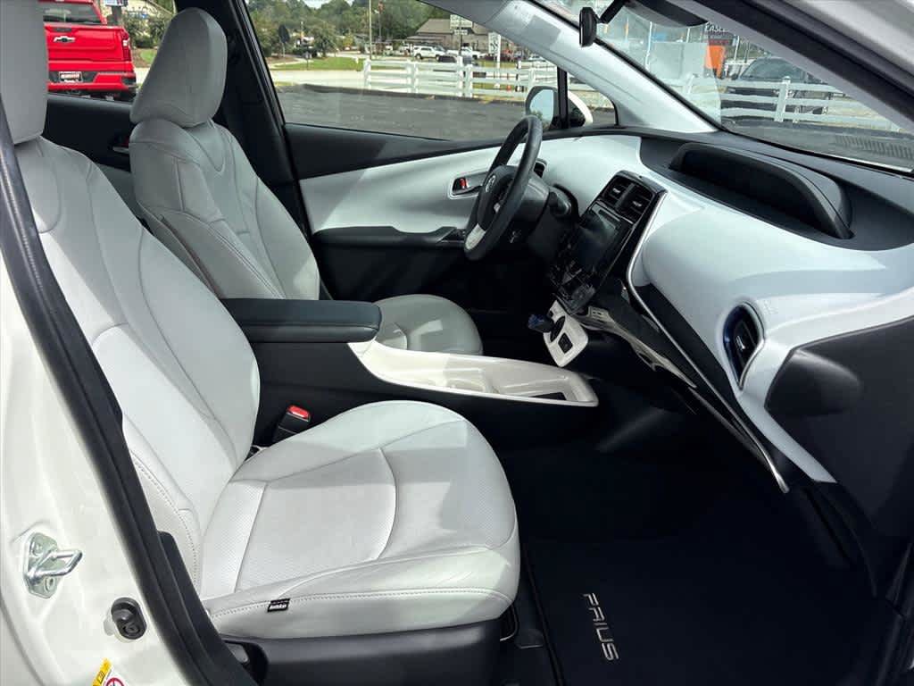 Used 2018 Toyota Prius Three Touring FWD image 6