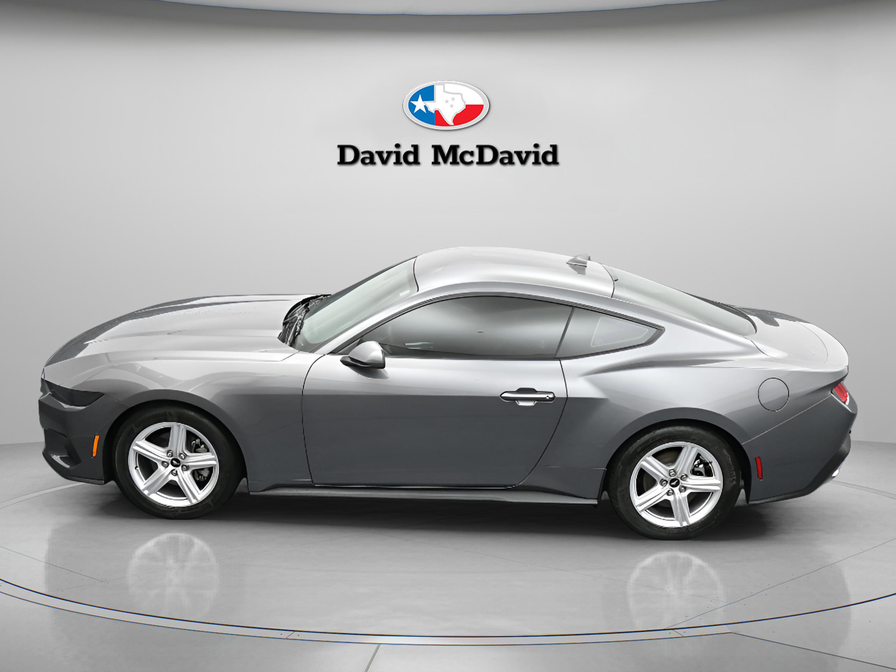 Used 2025 Ford Mustang EcoBoost image 8