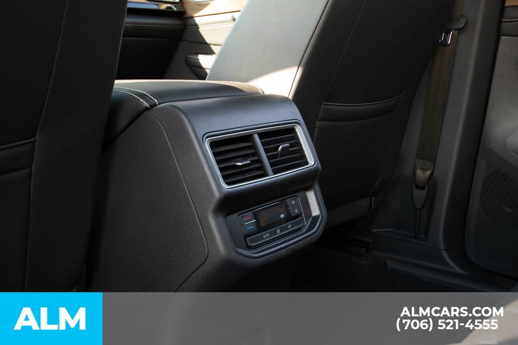 Used 2025 Volkswagen Atlas SE image 29