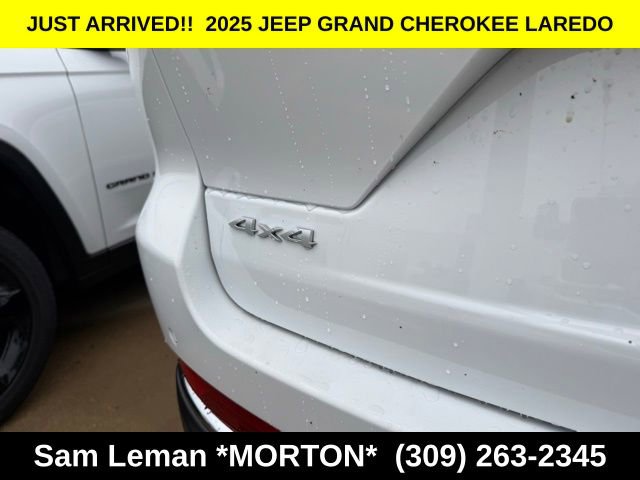 New 2025 Jeep Grand Cherokee Laredo w/ Luxury Tech Group I image 11