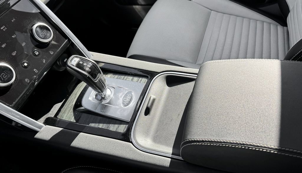Used 2020 Land Rover Discovery Sport S R-Dynamic image 24