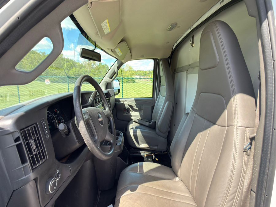 Used 2017 GMC Savana 3500 RWD image 26
