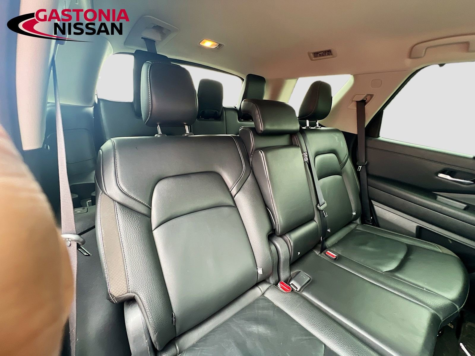 Used 2023 Nissan Pathfinder SL w/ Lighting Package (N92) image 35