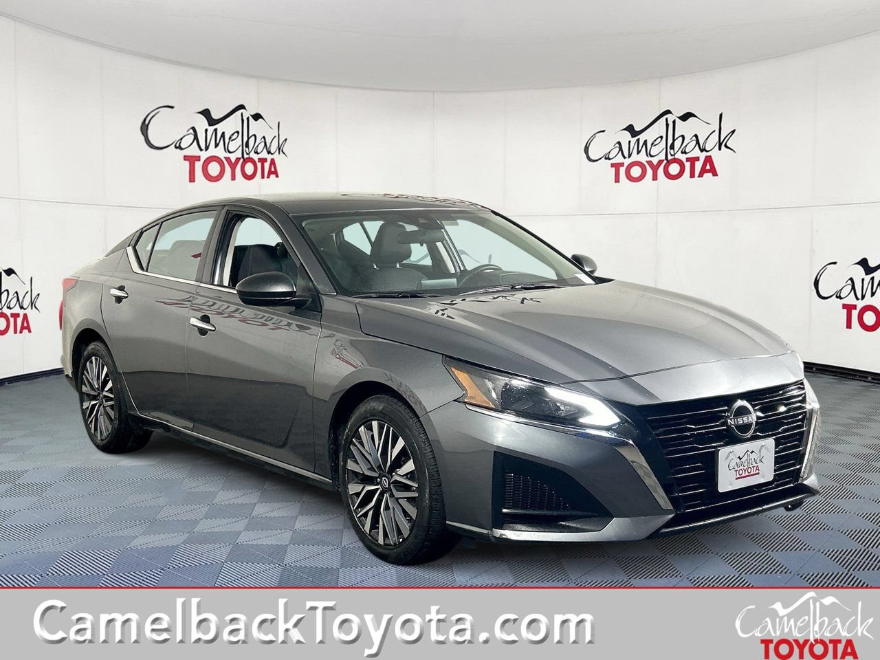 Used 2025 Nissan Altima 2.5 SV FWD image 1