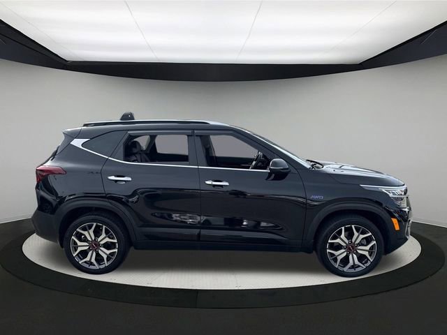Used 2022 Kia Seltos SX w/ Sunroof Package image 5