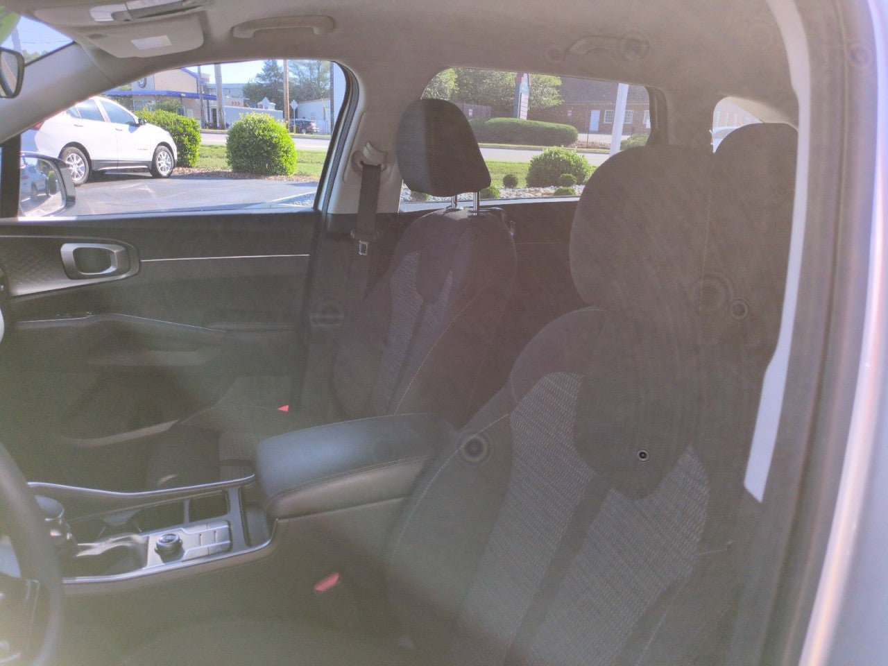 Used 2022 Kia Sorento LX FWD image 16