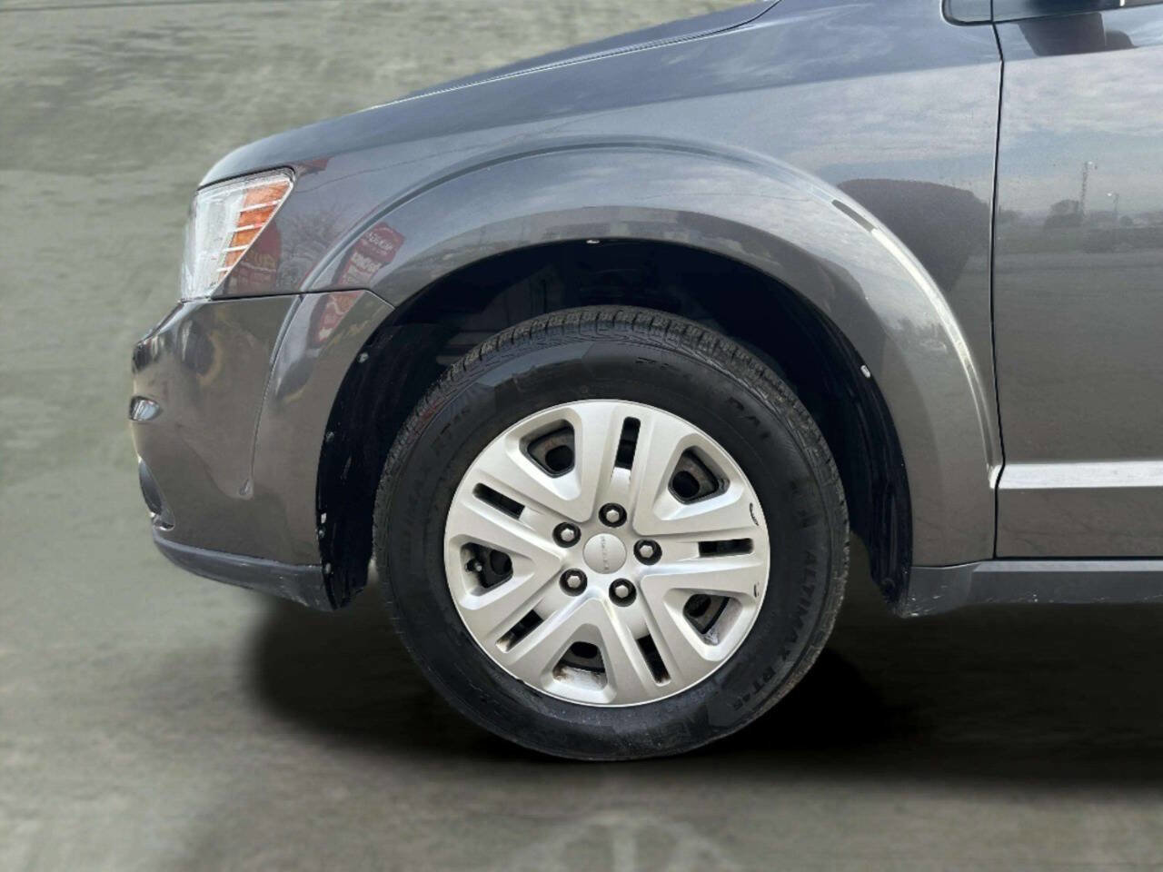 Used 2018 Dodge Journey SXT image 35