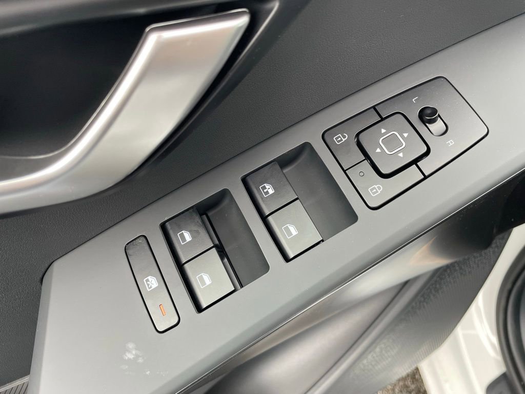 New 2026 Kia Niro LX FWD image 12