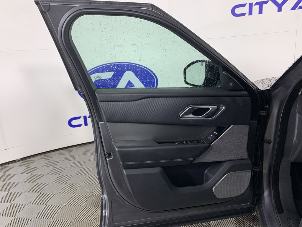 Used 2018 Land Rover Range Rover Velar S image 13