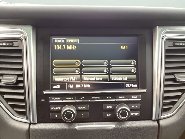 Used 2016 Porsche Macan Turbo w/ Premium Package Plus image 25