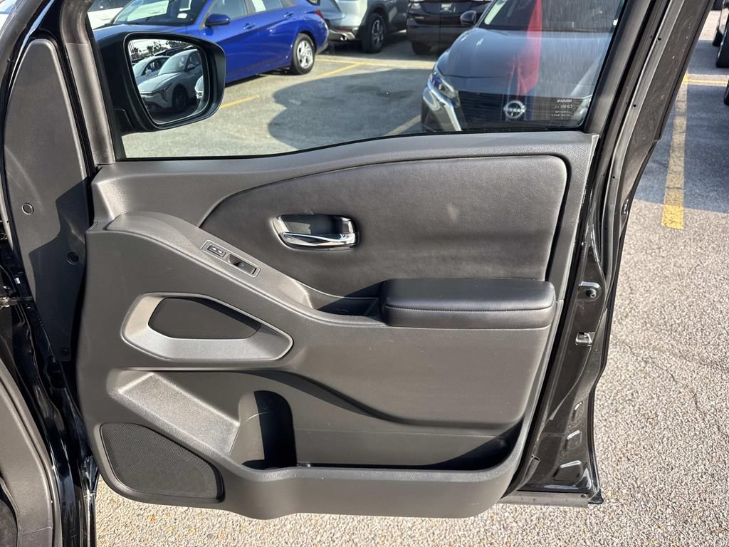 Used 2025 Nissan Frontier SV RWD image 14