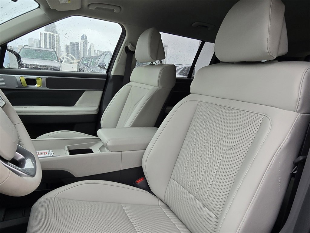 Used 2025 Hyundai Santa Fe SEL image 14