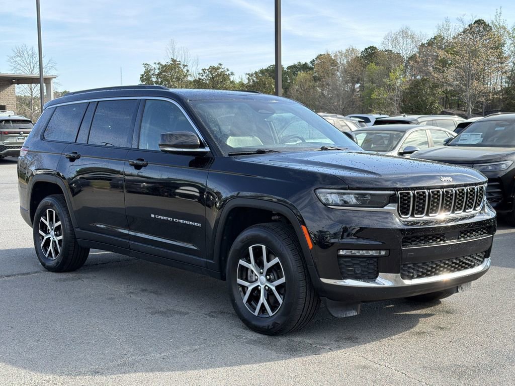 Used 2024 Jeep Grand Cherokee L Limited w/ Luxury Tech Group II image 7
