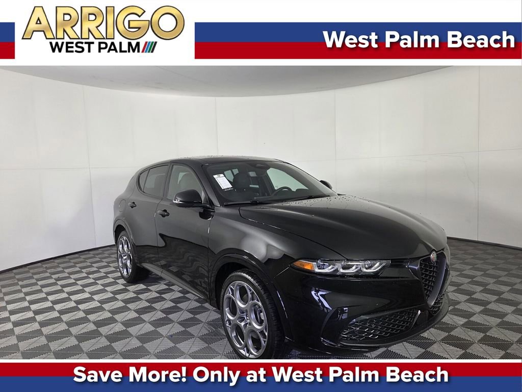 Used 2025 Alfa Romeo Tonale w/ Premium Package AWD/4WD image 1