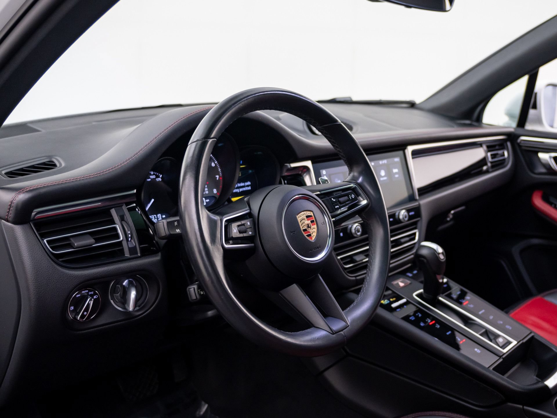 Used 2023 Porsche Macan S AWD/4WD image 18
