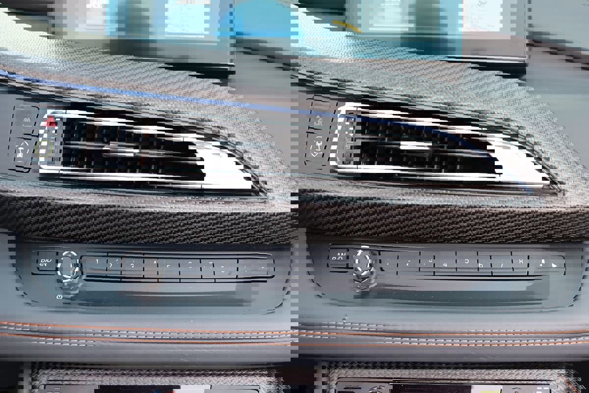 Used 2019 BMW i8 Roadster image 24