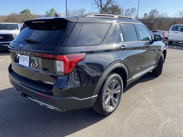 New 2026 Ford Explorer Active w/ Active Comfort Package AWD/4WD image 3