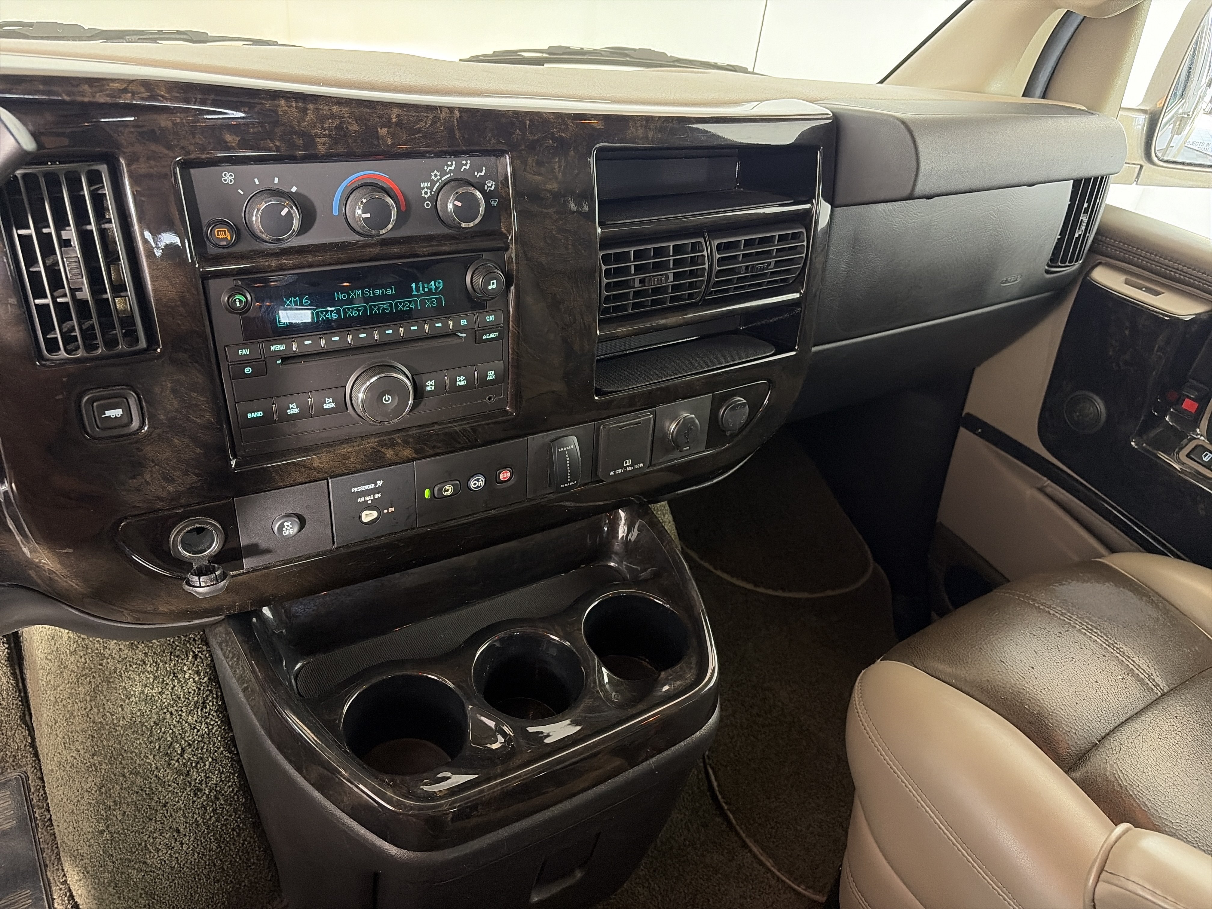 Used 2016 GMC Savana 2500 RWD image 3