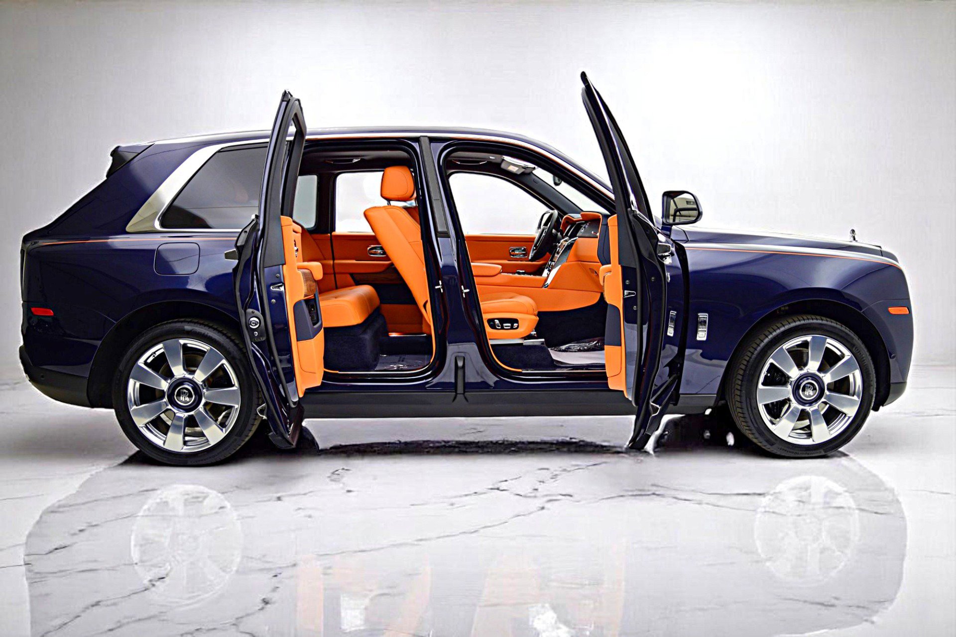 Used 2025 Rolls-Royce Cullinan image 16