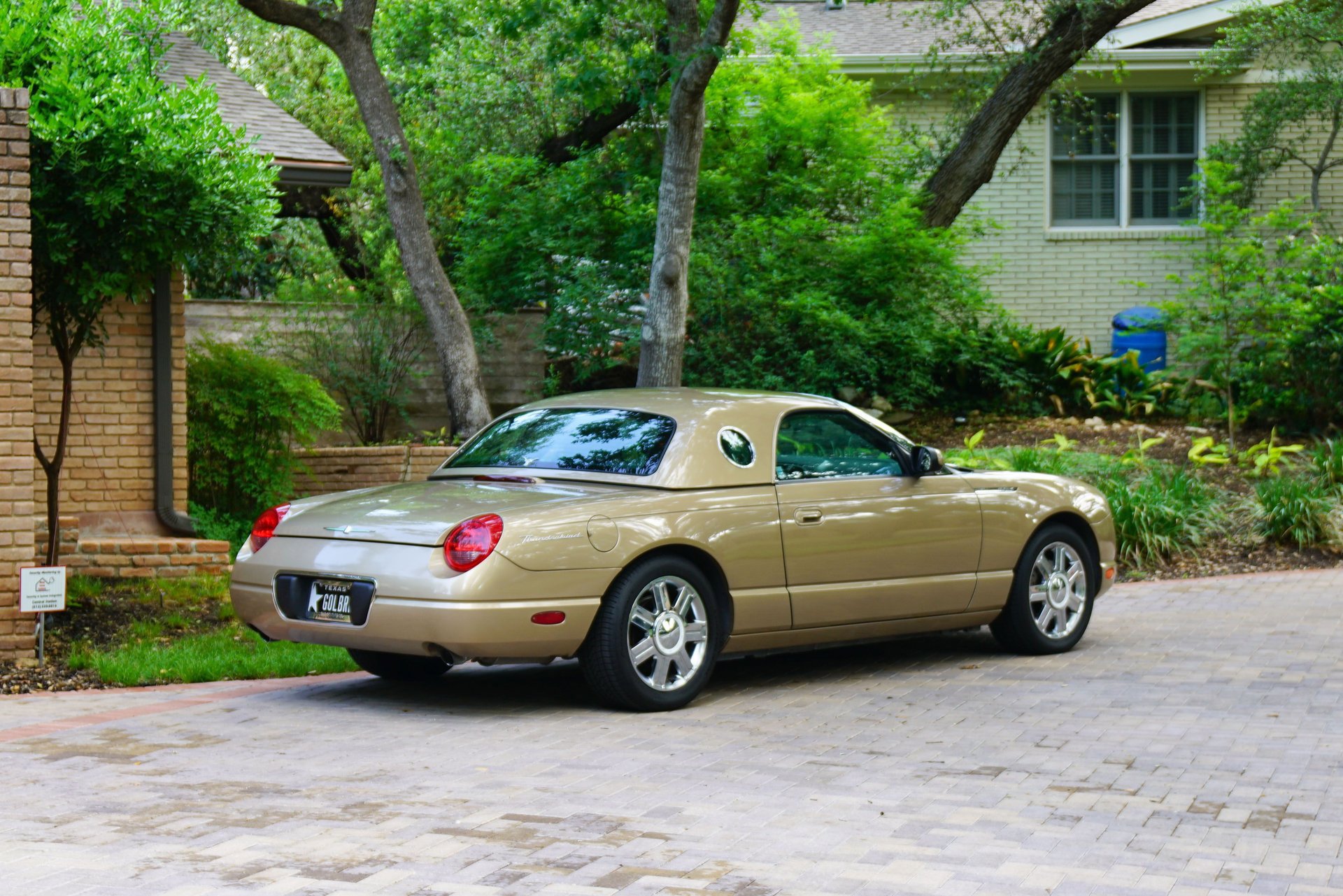 Used 2005 Ford Thunderbird 50th Anniversary RWD image 7