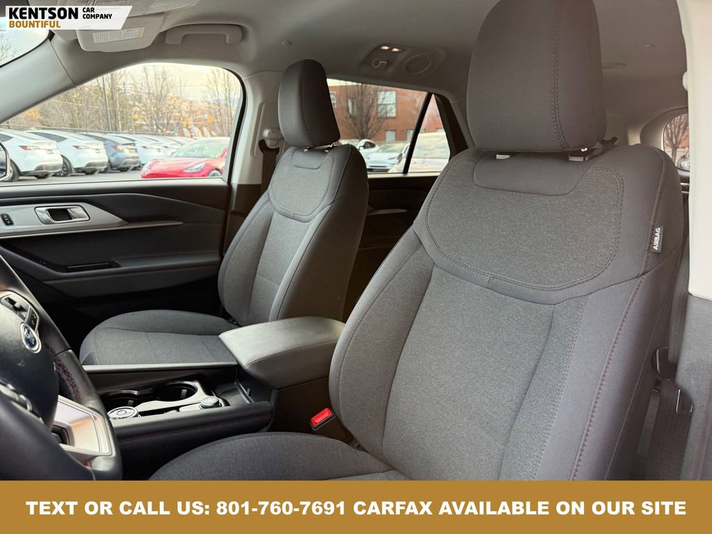 Used 2025 Ford Explorer Active image 24