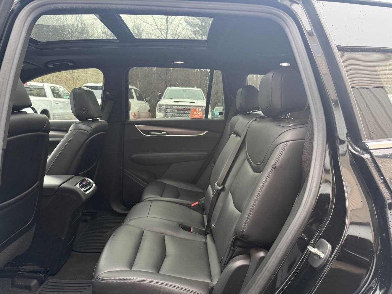 Used 2023 Cadillac XT6 Luxury image 18