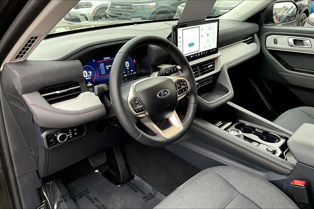 Certified 2025 Ford Explorer Active image 13