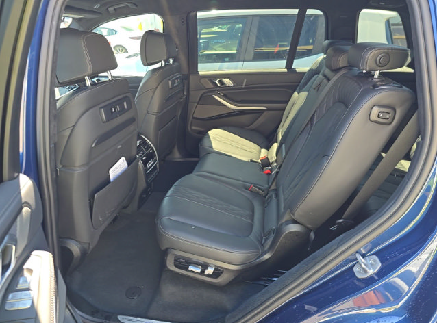 Used 2022 BMW ALPINA XB7 AWD/4WD image 6
