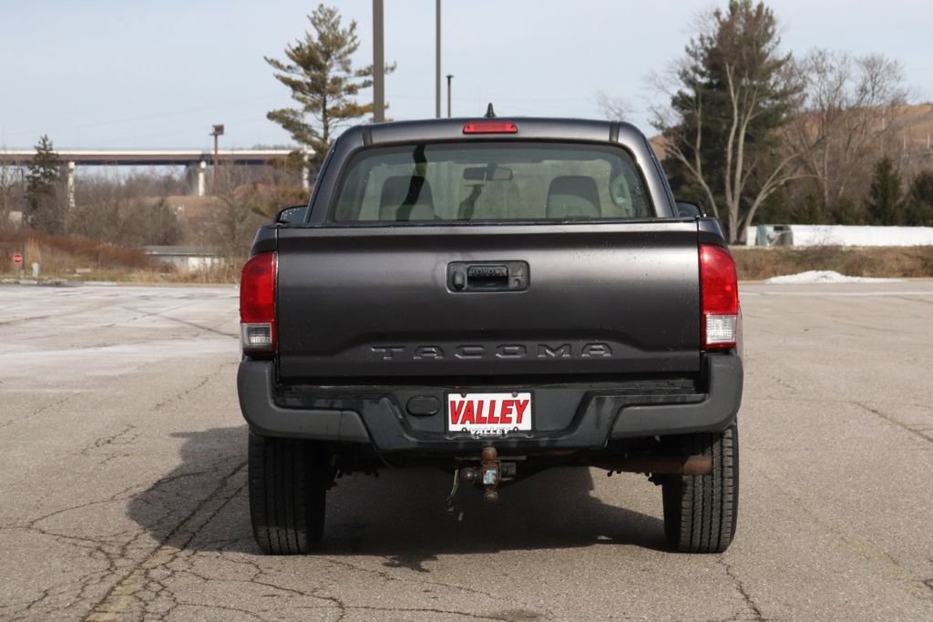 Used 2017 Toyota Tacoma SR image 7