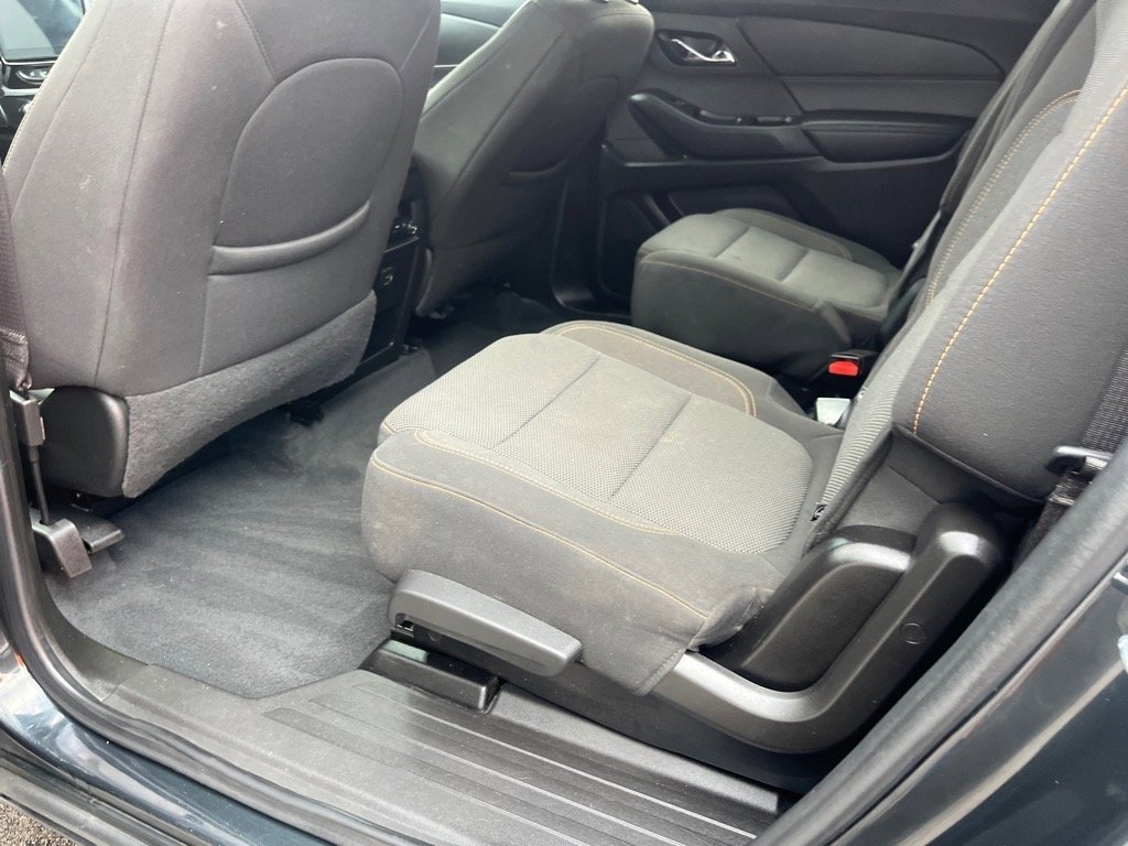 Used 2021 Chevrolet Traverse LT image 8