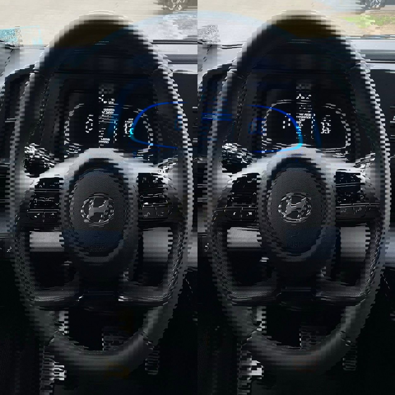 Used 2025 Hyundai Elantra Sport image 12