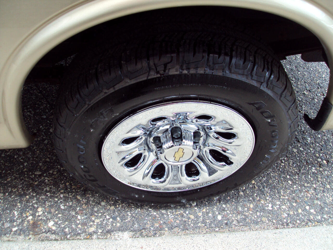 Used 2011 Chevrolet Express 1500 LT w/ LT Preferred Equipment Group image 31