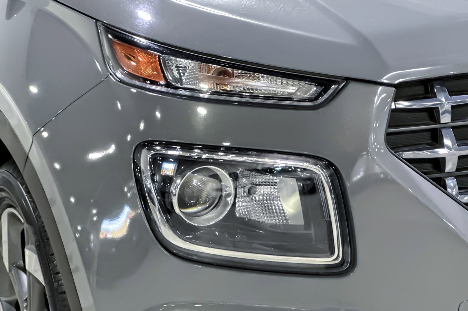 Used 2021 Hyundai Venue SEL FWD image 11