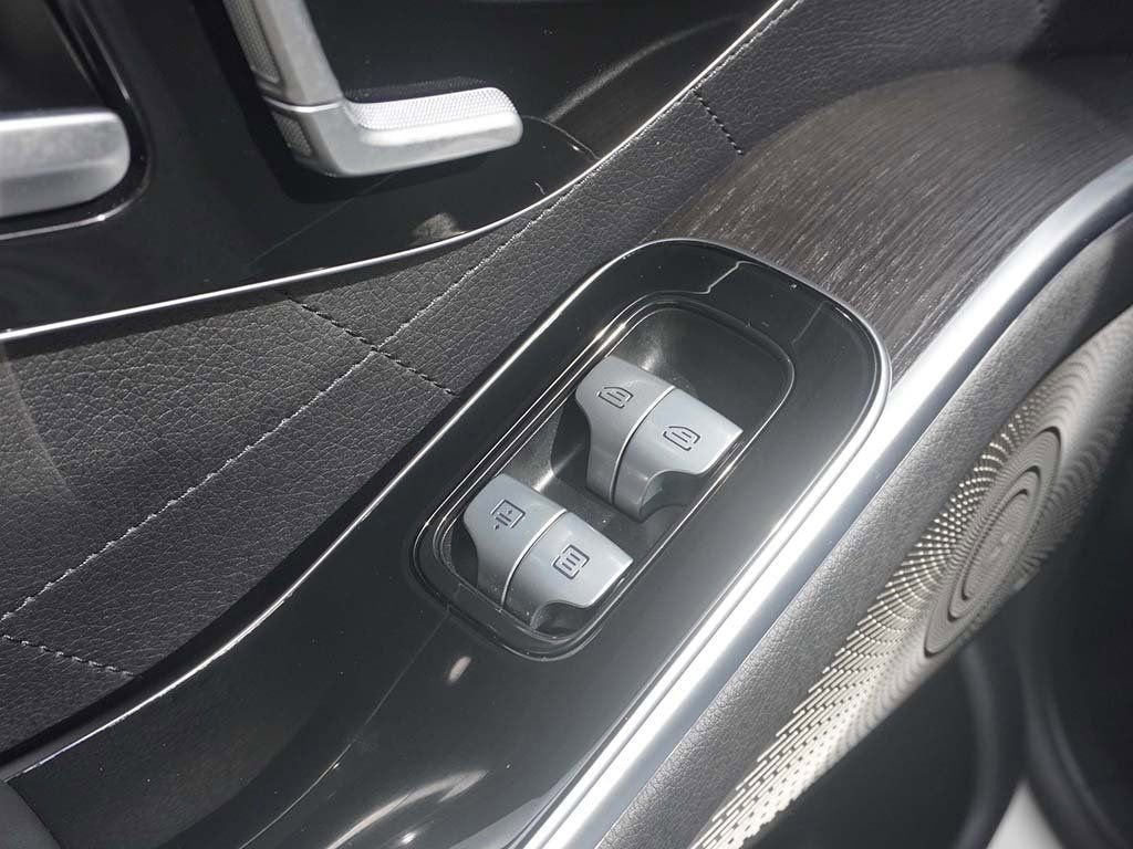 Used 2022 Mercedes-Benz S 580 4MATIC Sedan image 36