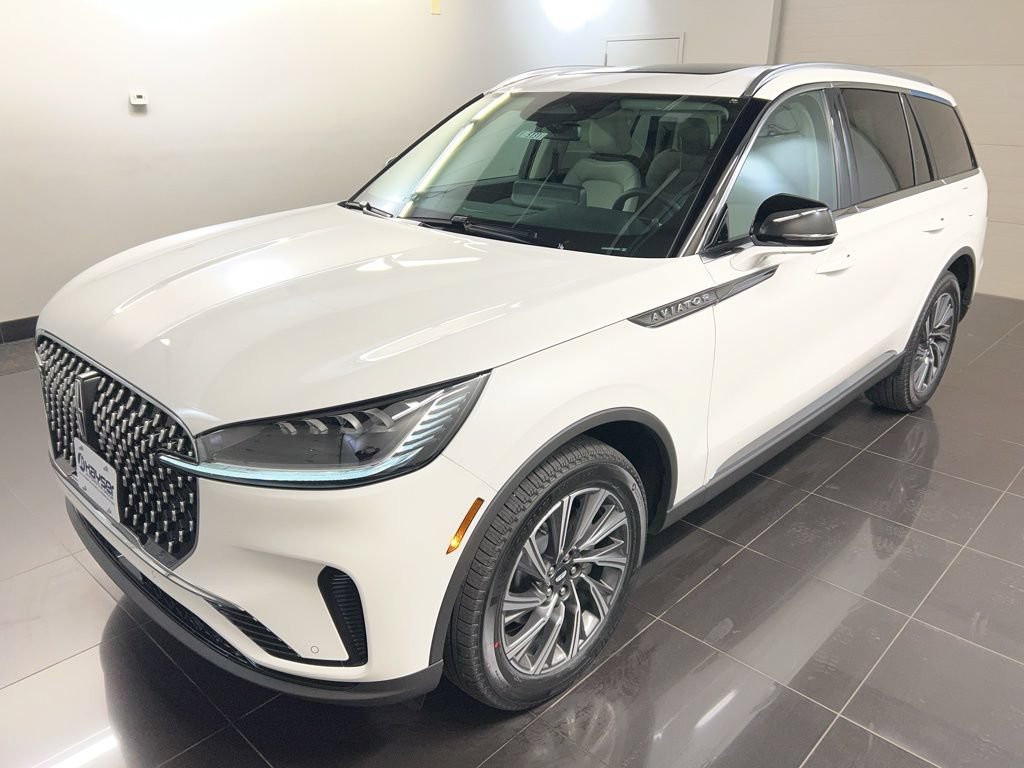 New 2026 Lincoln Aviator AWD image 3