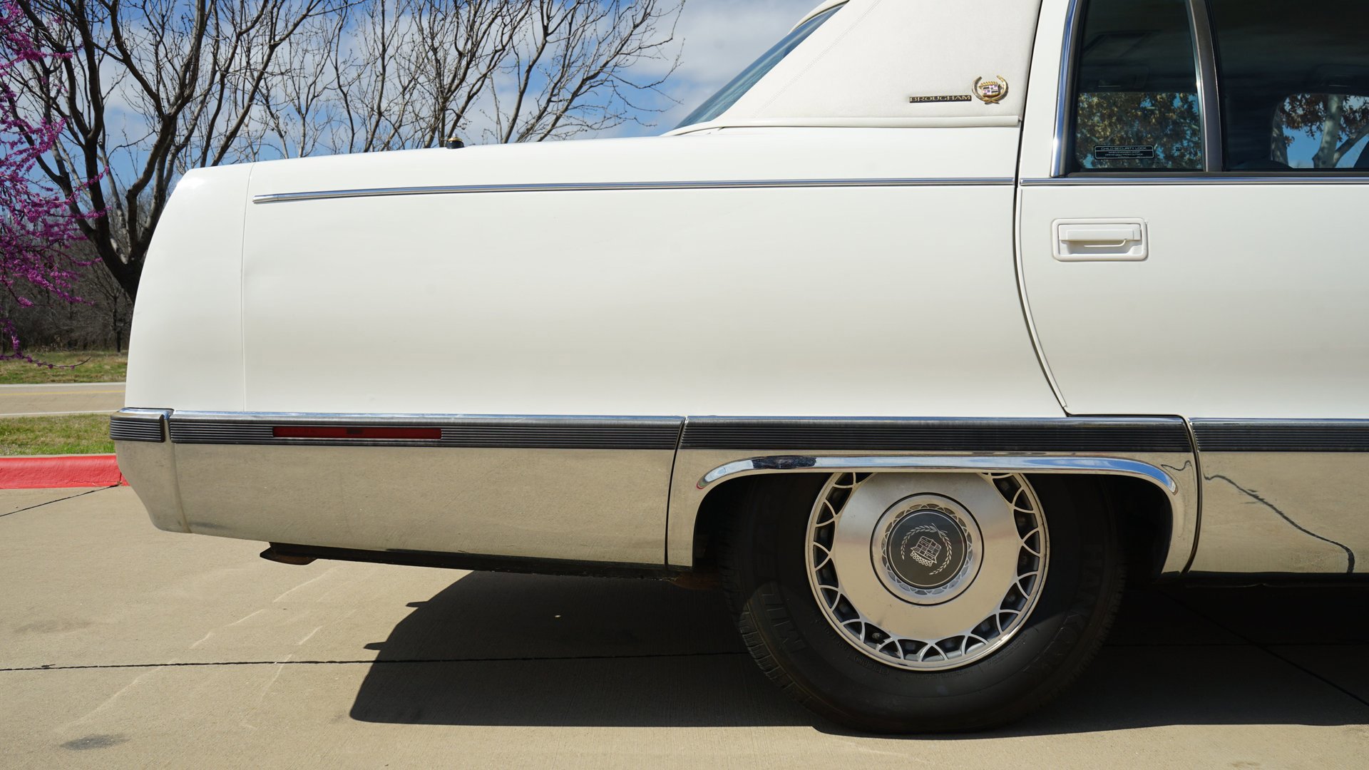 Used 1993 Cadillac Fleetwood Sedan RWD image 40