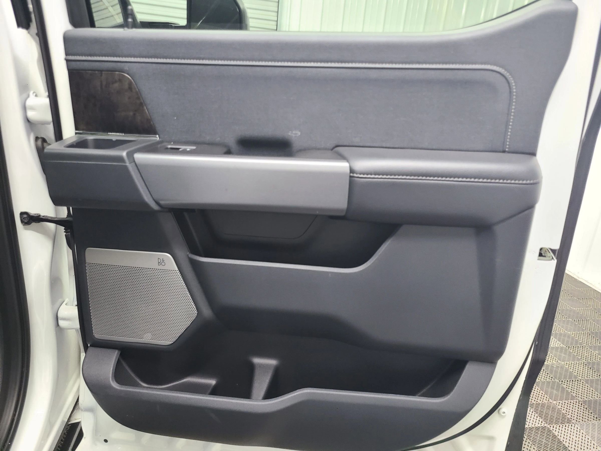 Used 2024 Ford F250 Lariat w/ Sport Appearance Package image 39