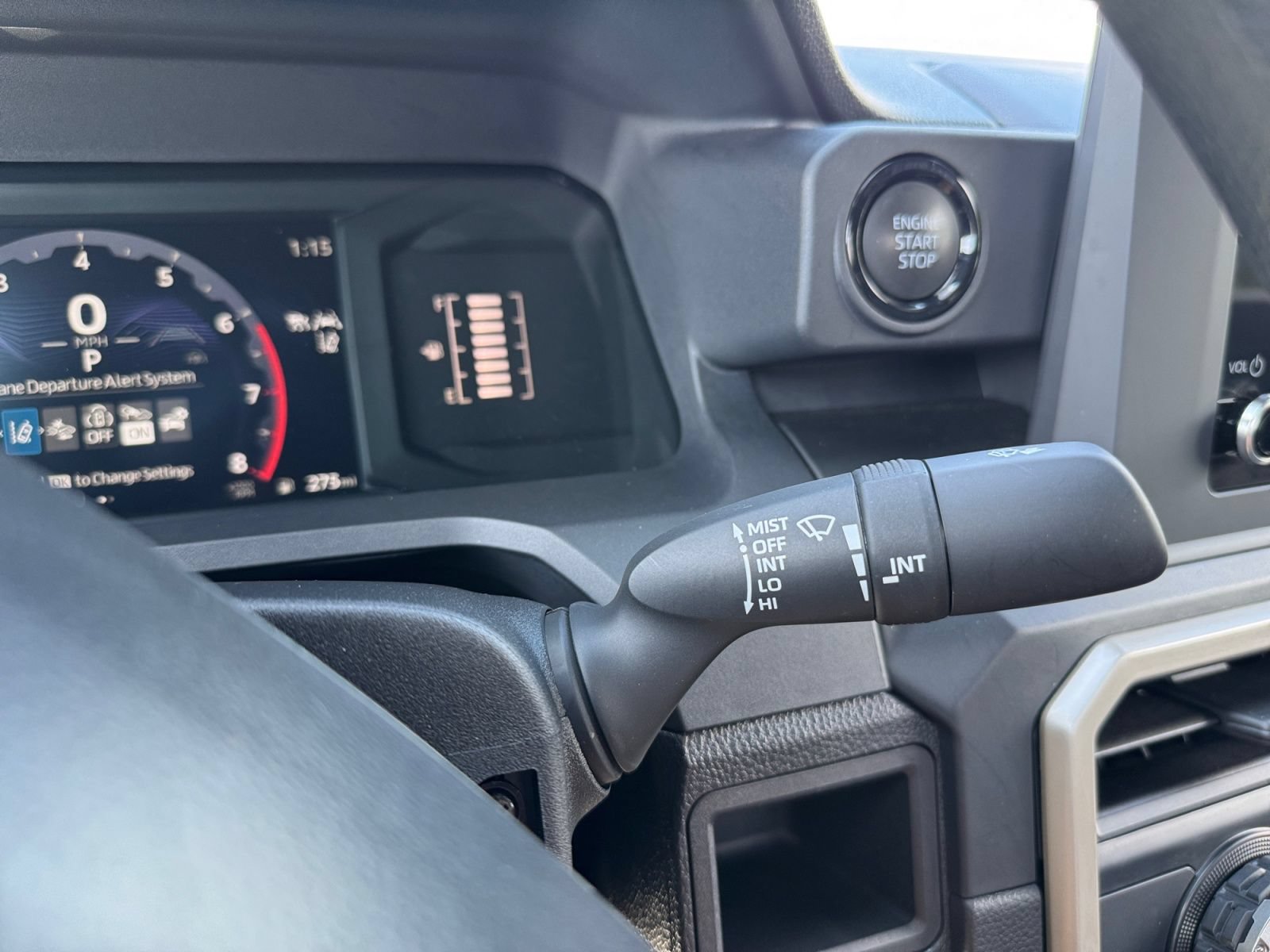 Used 2025 Toyota Tacoma SR AWD/4WD image 16