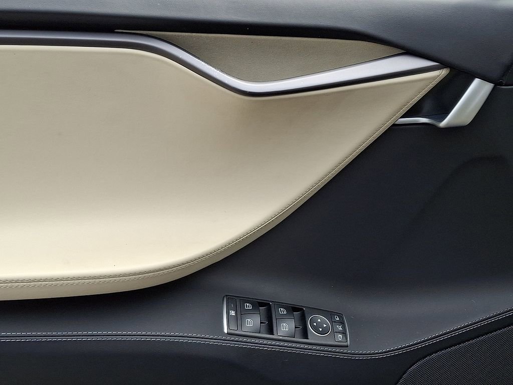 Used 2018 Tesla Model S 100D image 13