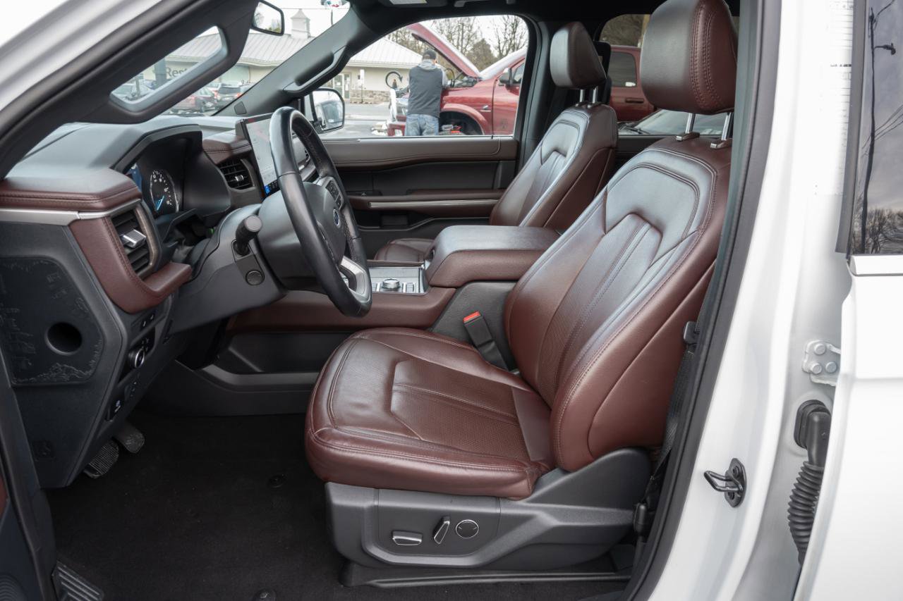 Used 2024 Ford Expedition Limited image 20