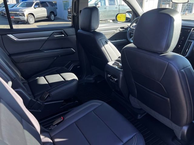 Used 2024 GMC Acadia Elevation image 28