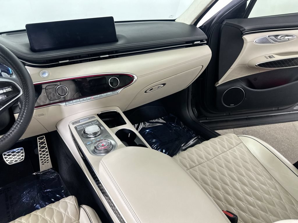Used 2022 Genesis GV70 3.5T Sport w/ Sport Prestige Package AWD/4WD image 21