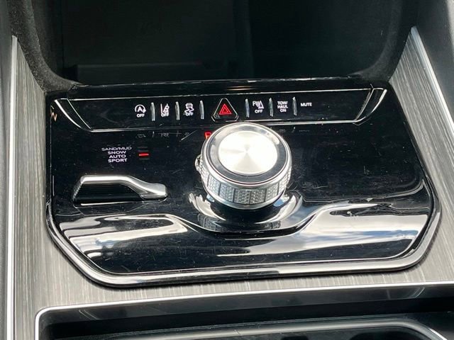 Used 2024 Jeep Wagoneer Series II AWD/4WD image 16